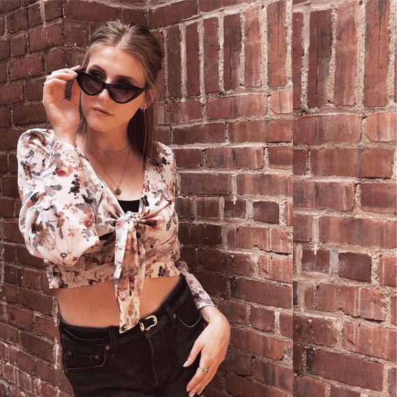 Meet your Posher, Megan - Picture 3 of 3